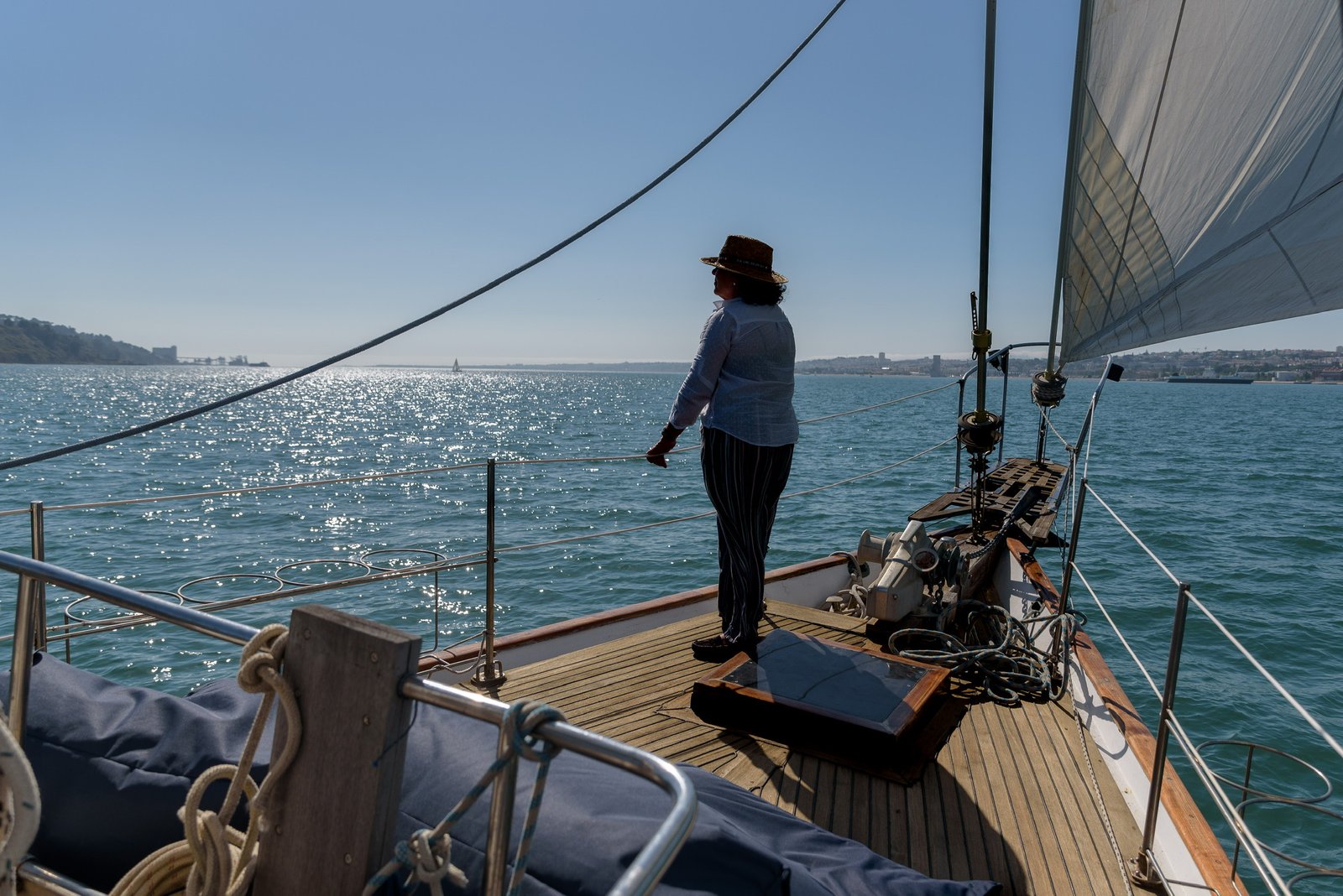 PRIVATE VINTAGE SAILBOAT TOUR ON TAGUS RIVER - LISBON - Image 6