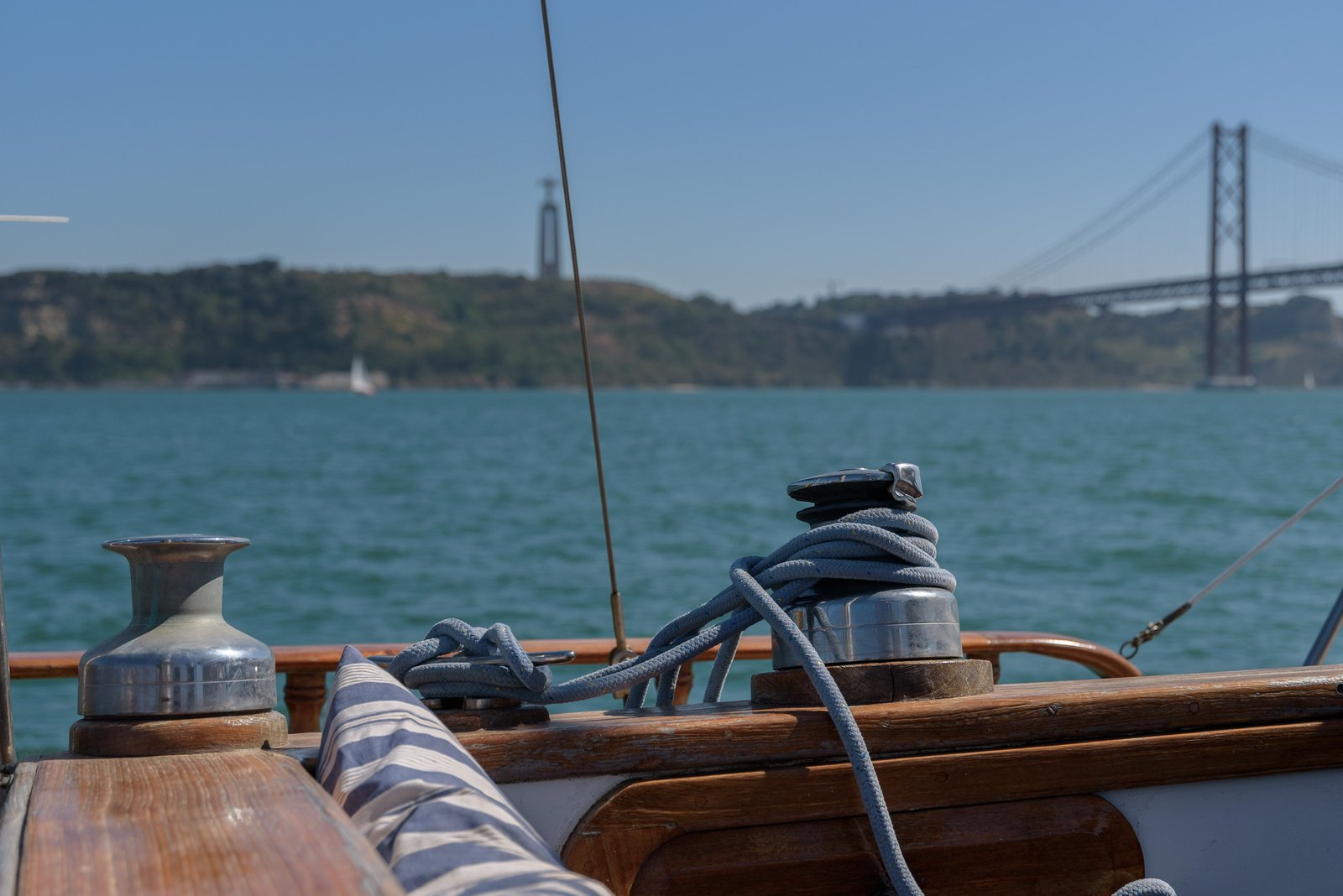 PRIVATE VINTAGE SAILBOAT TOUR ON TAGUS RIVER - LISBON - Image 8