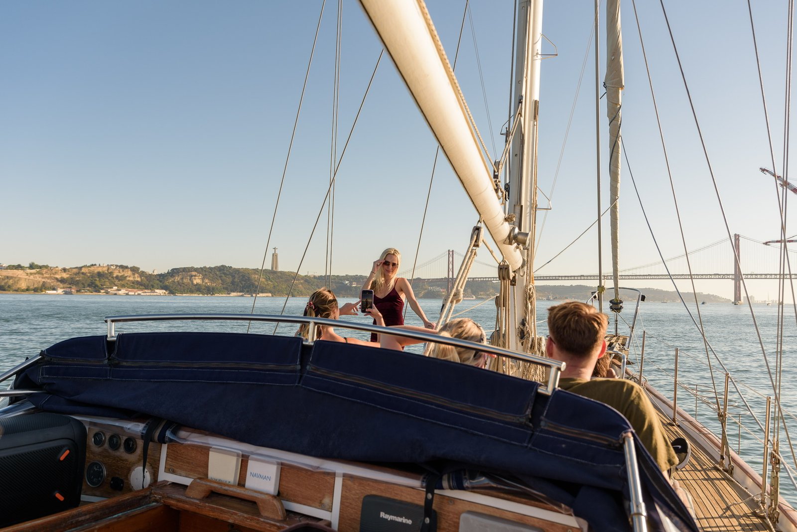 PRIVATE VINTAGE SAILBOAT TOUR ON TAGUS RIVER - LISBON - Image 7